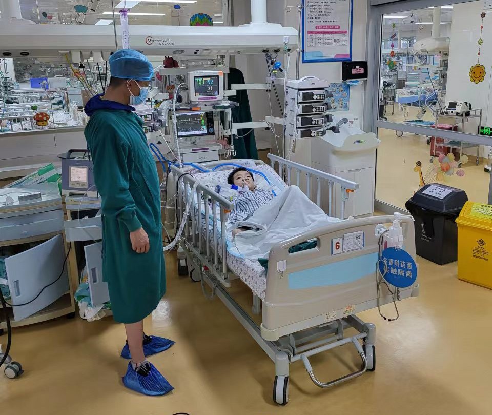 凌海市跨省救护车出租公司